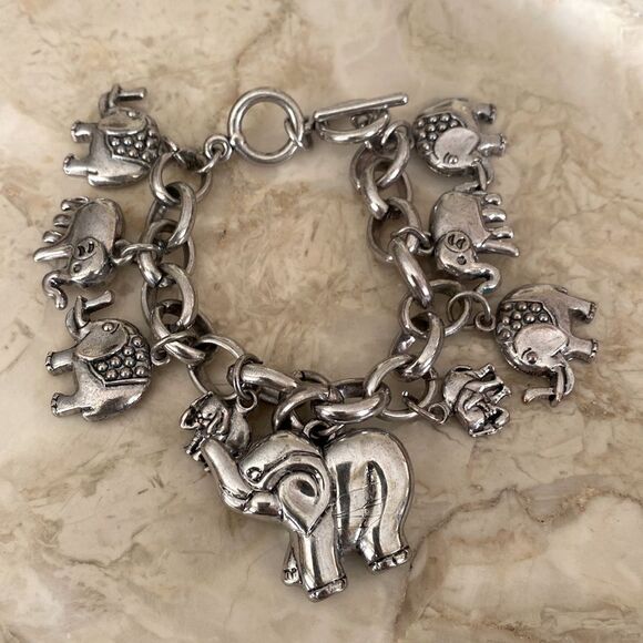 Chunky Oval Link Silver Tone Elephant Toggle Charm Bracelet - Picture 1 of 4
